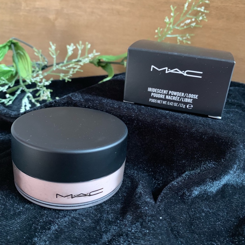 Brand New MAC Iridescent Loose Powder